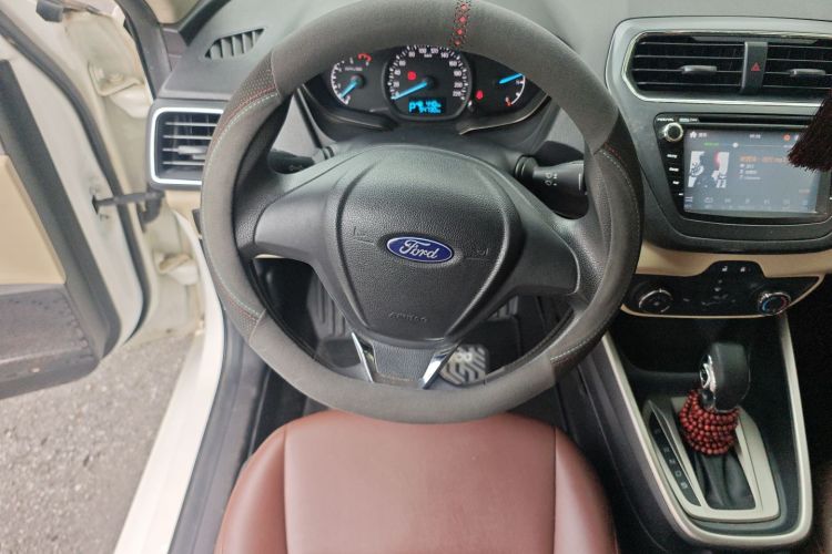 福特 福睿斯 2017款 改款 1.5L 自动舒适型中控内饰13