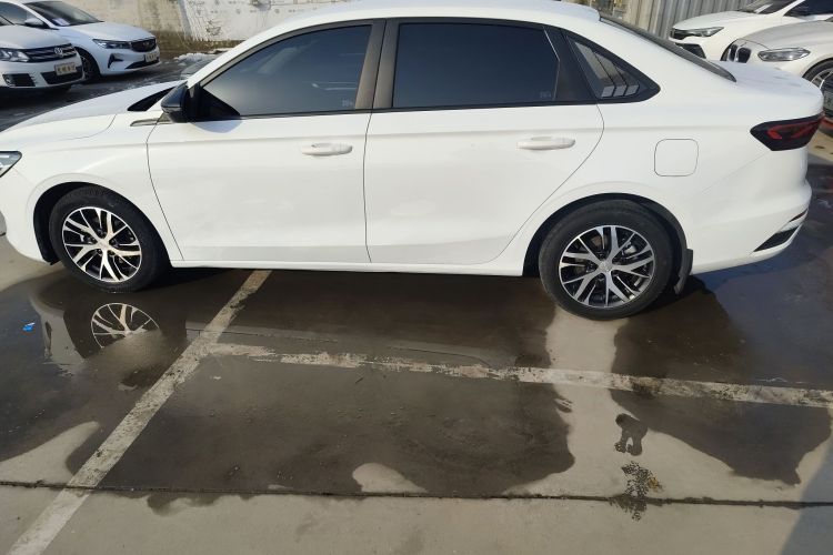 吉利汽车 帝豪 2022款 第4代 1.5L CVT精英型车身外观4