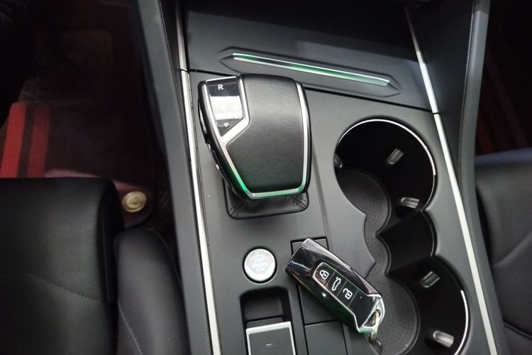 大众 途锐 2021款 2.0TSI 领航特别版中控内饰18