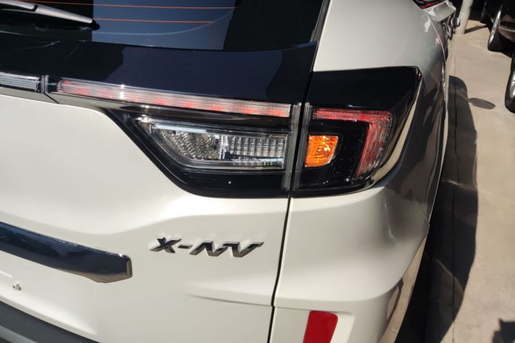 思铭 东风本田X-NV 2020款 电掣版车身外观9