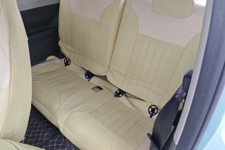 吉利银河 2023款 熊猫mini 200km 灵动熊中控内饰21