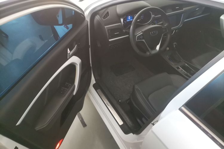 吉利汽车 帝豪 2017款 三厢百万款 1.5L CVT向上版中控内饰20