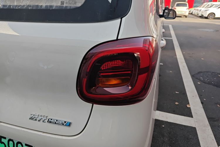 五菱汽车 宏光MINIEV 2025款 四门版 进阶款车身外观9