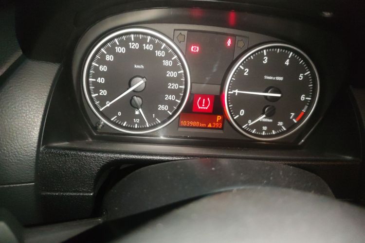 宝马X1 2013款 sDrive18i 时尚型中控内饰15