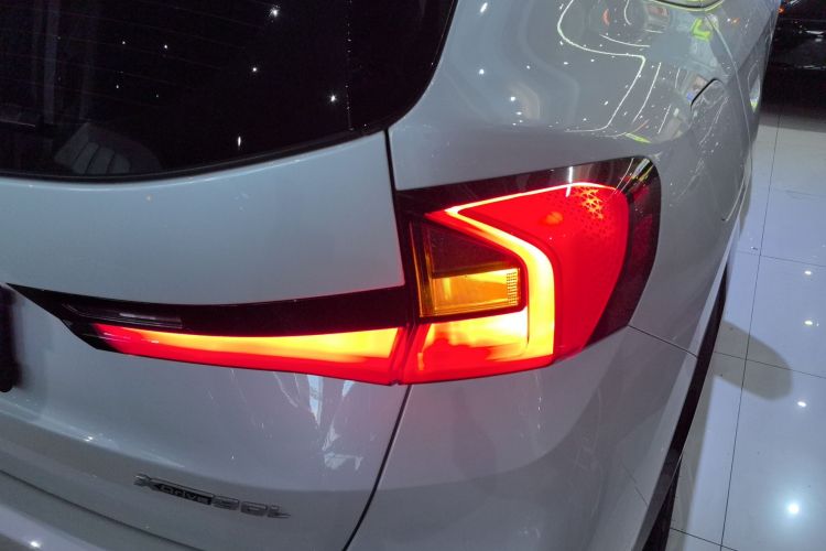 宝马iX1 2023款 xDrive30L X设计套装车身外观6006