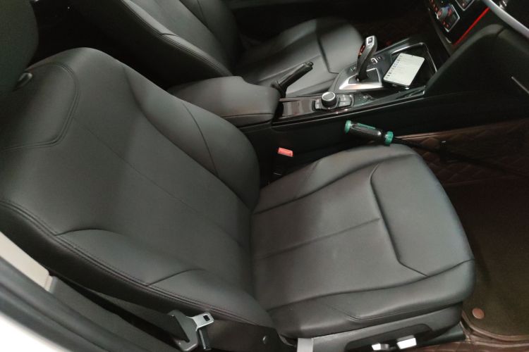 宝马3系 2017款 320Li 时尚型局部细节41