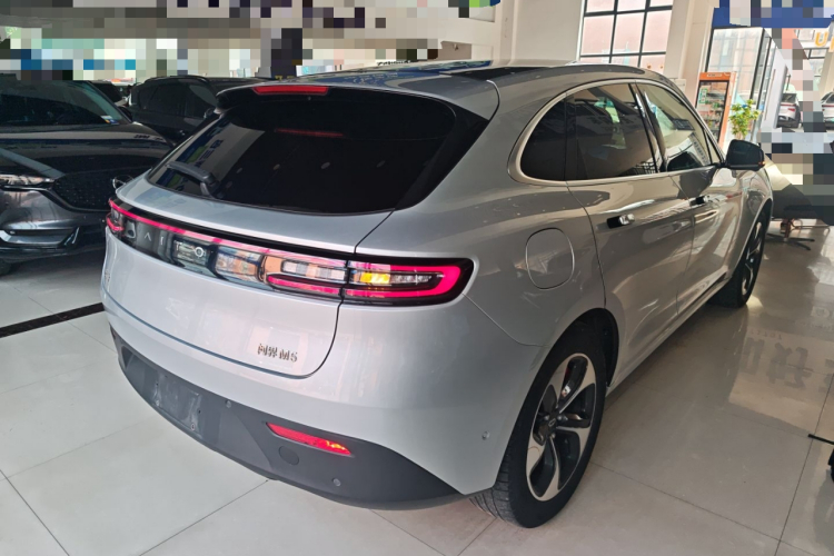 鸿蒙智行 问界M5 2022款 增程后驱标准版车身外观7