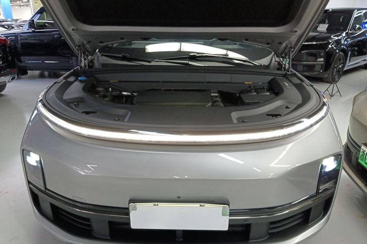 理想汽车 理想L8 2023款 Pro机舱底盘24