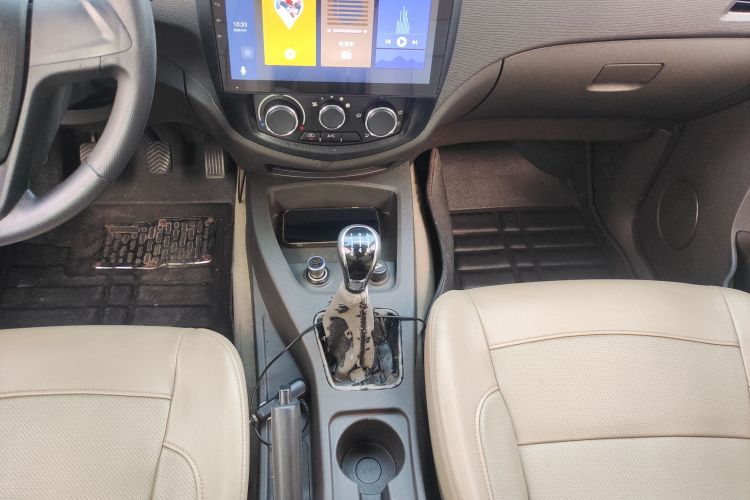 五菱汽车 五菱宏光 2014款 1.5L S标准型中控内饰18