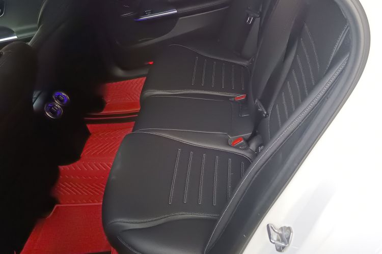 奔驰C级 2022款 改款 C 260 L 运动版中控内饰7004