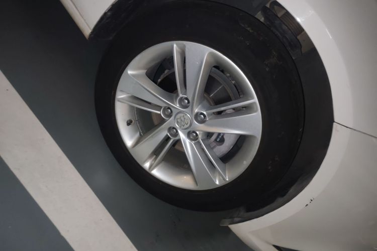 别克 君威 2019款 20T 精英型 国VI车身外观10