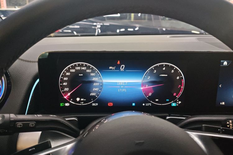 奔驰GLB 2024款 GLB 220 4MATIC局部细节14