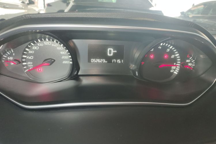 标致308 2018款 1.6L 手动时尚版中控内饰14