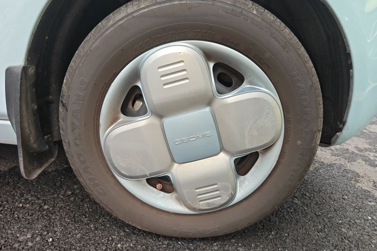 吉利银河 2023款 熊猫mini 200km 耐力熊车身外观6007