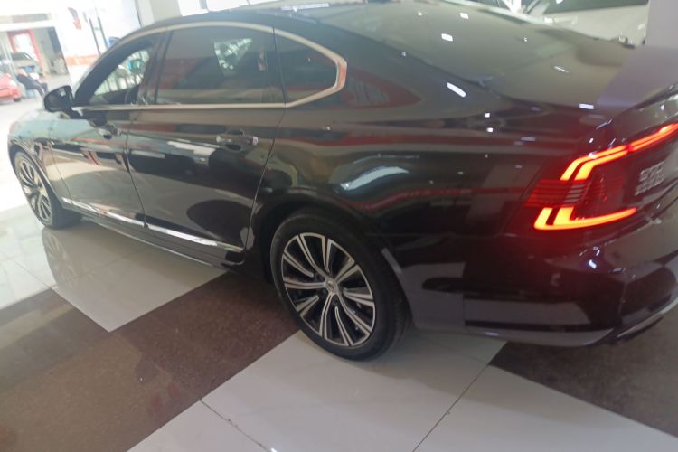 沃尔沃S90 2021款 B5 智逸豪华版车身外观4