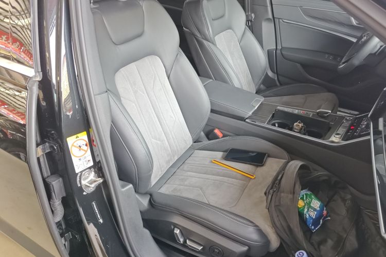奥迪A6L 2024款 45 TFSI quattro 臻选动感型中控内饰41