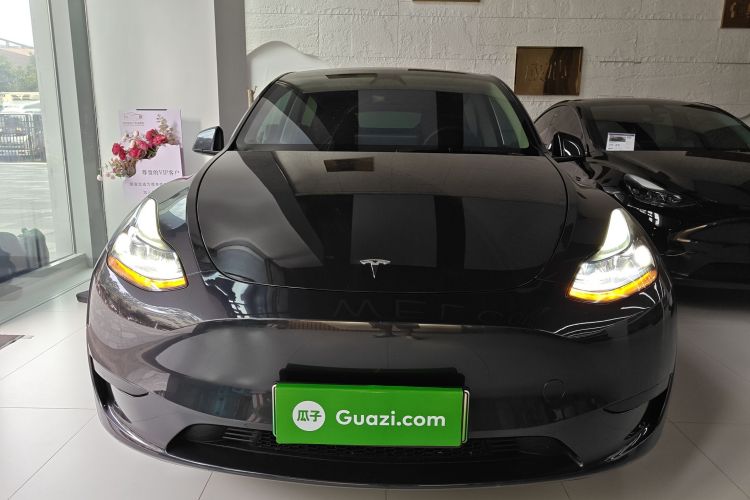 特斯拉 Model Y 2024款 后轮驱动版车身外观2