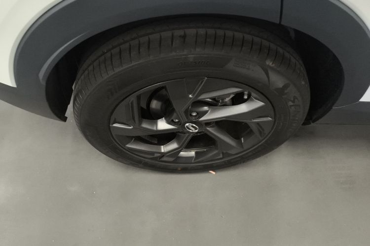 广汽传祺 传祺GS3 2023款 影速 270T 劲享版车身外观6008