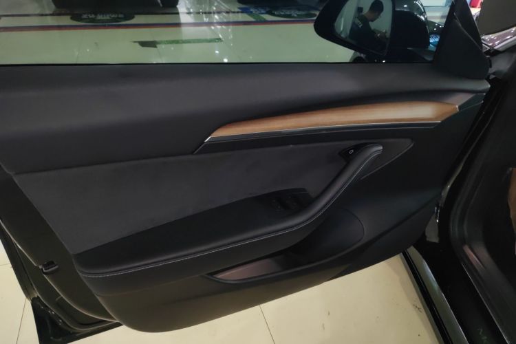 特斯拉 Model 3 2022款 Performance高性能全轮驱动版中控内饰47