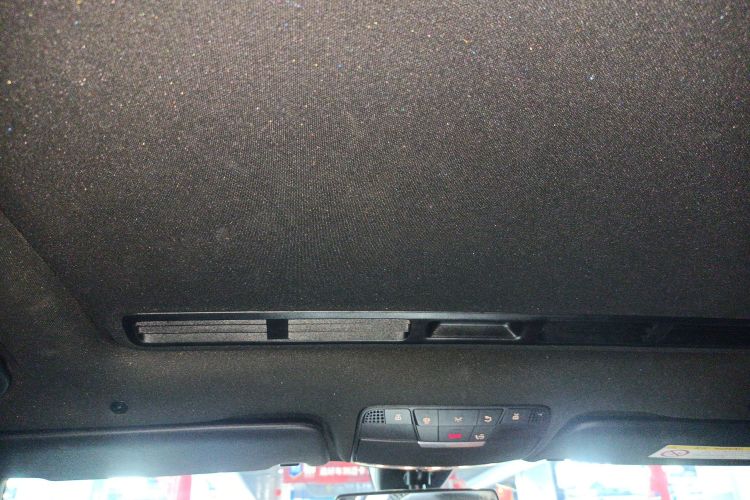 奔驰C级 2020款 C 260 运动版中控内饰22