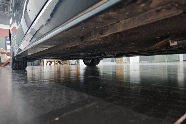 捷豹XEL 2024款 2.0T 250PS R-DYNAMIC S进取运动版局部细节9001