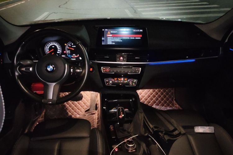 宝马X1 2020款 sDrive20Li 尊享型中控内饰7002