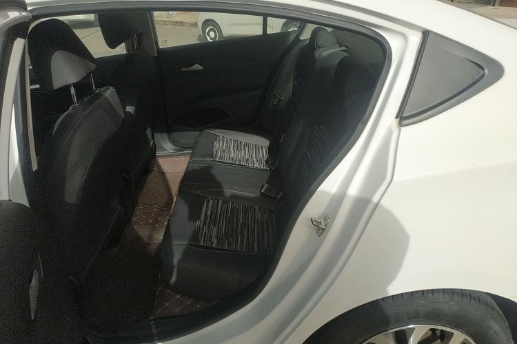 雪佛兰 科沃兹 2016款 1.5L 手动欣享版中控内饰21