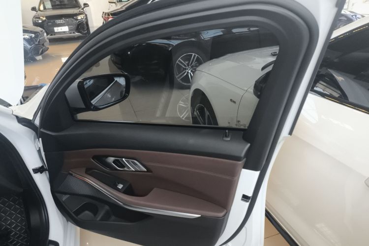 宝马3系 2022款 325Li M运动套装中控内饰42