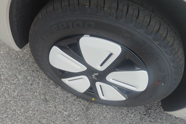 五菱汽车 宏光MINIEV 2025款 四门版 进阶款车身外观6007