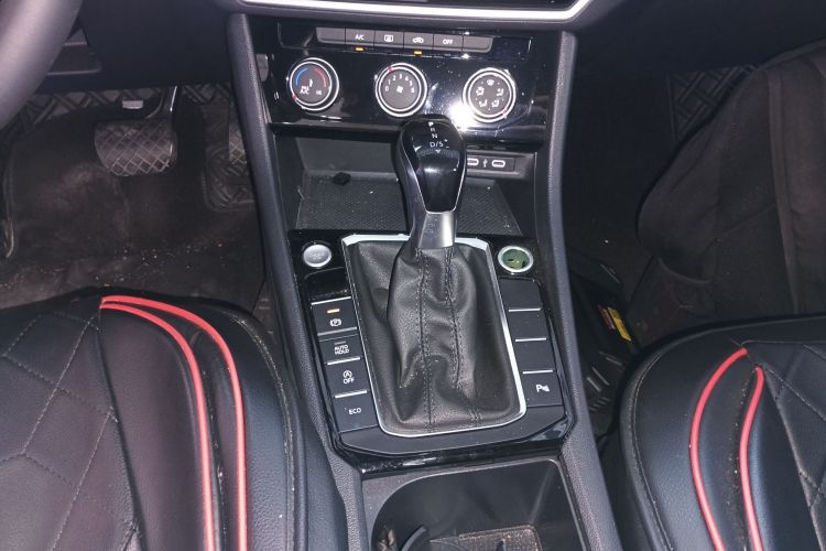 大众 速腾 2023款 300TSI DSG超越版局部细节18