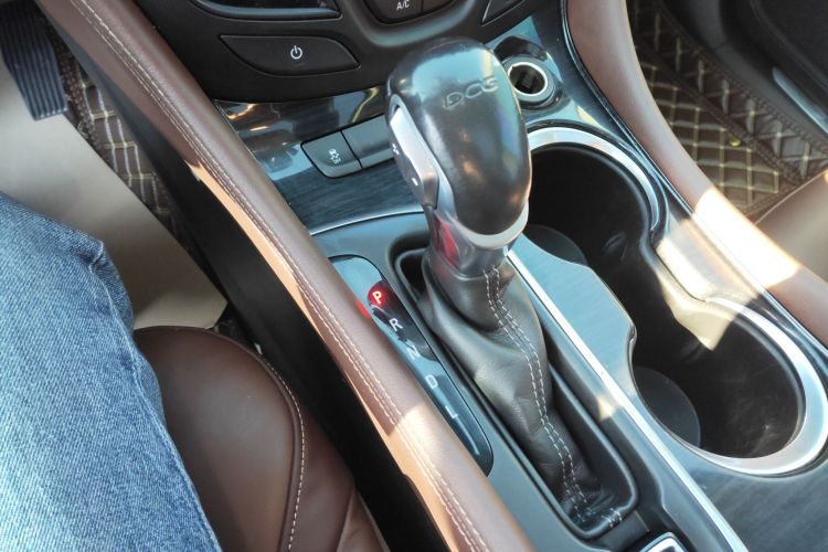 别克 昂科威 2019款 20T 两驱豪华型 国V中控内饰18