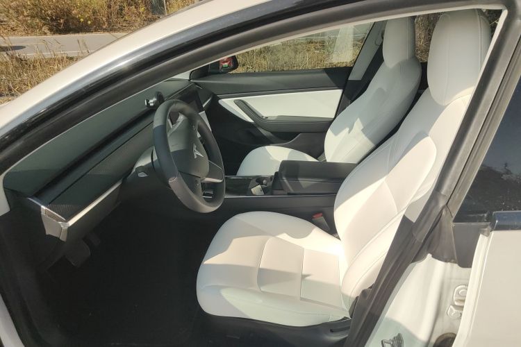 特斯拉 Model 3 2020款 长续航后轮驱动版中控内饰19