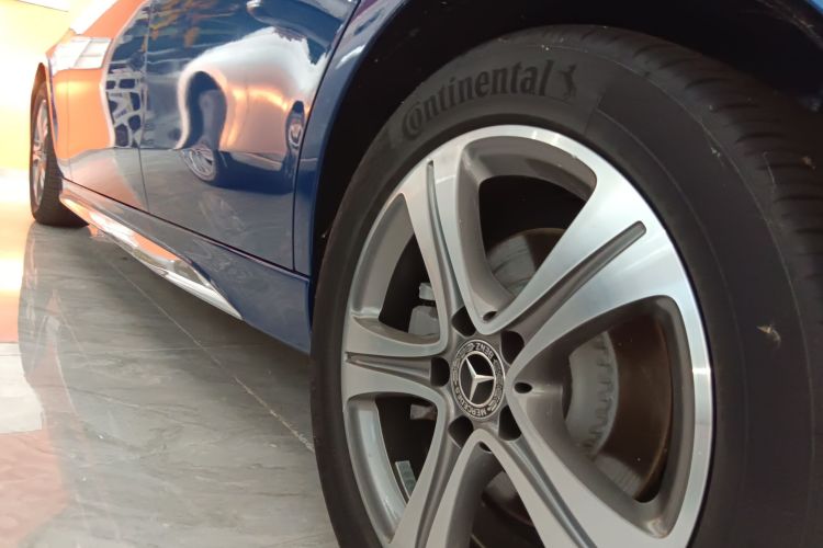 奔驰C级 2022款 C 200 L 运动版局部细节9002