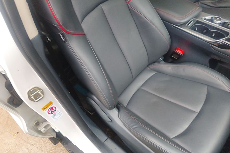 长安UNI-T 2021款 1.5T 卓越型局部细节41