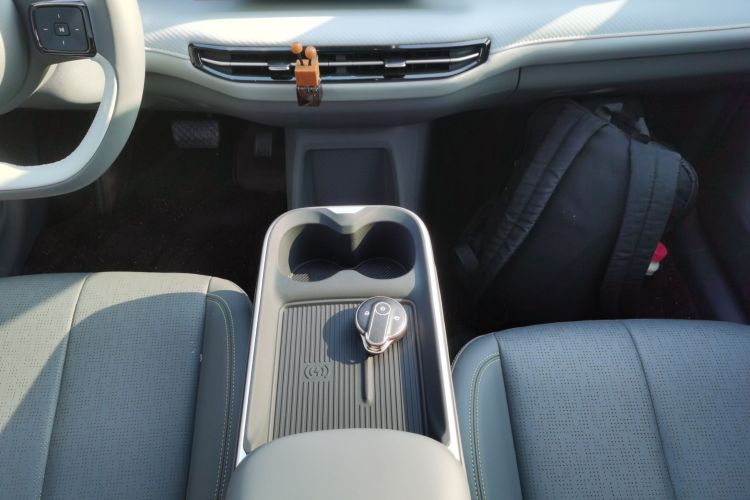 奔腾 悦意03 2025款 445km 欢悦版局部细节18