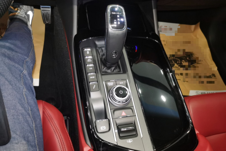 玛莎拉蒂 Levante 2022款 3.0T Modena中控内饰18