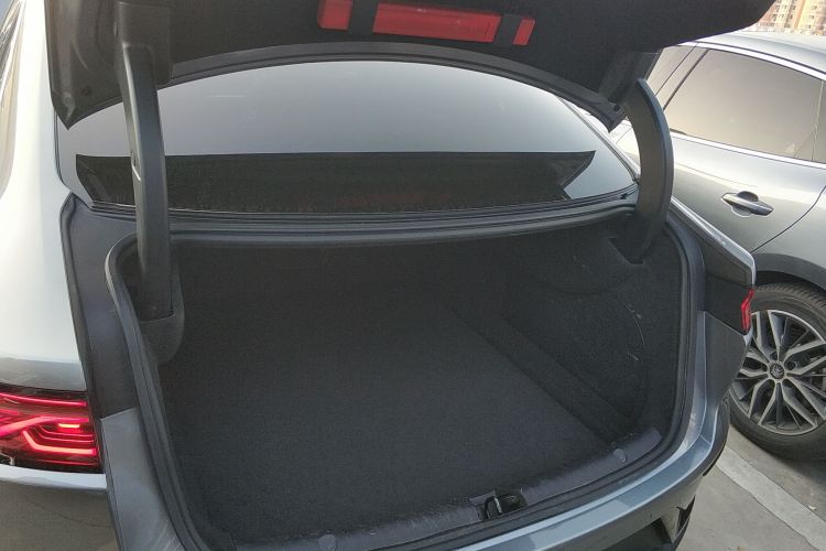 比亚迪 汉 2022款 DM-i 121KM 尊荣型机舱底盘23