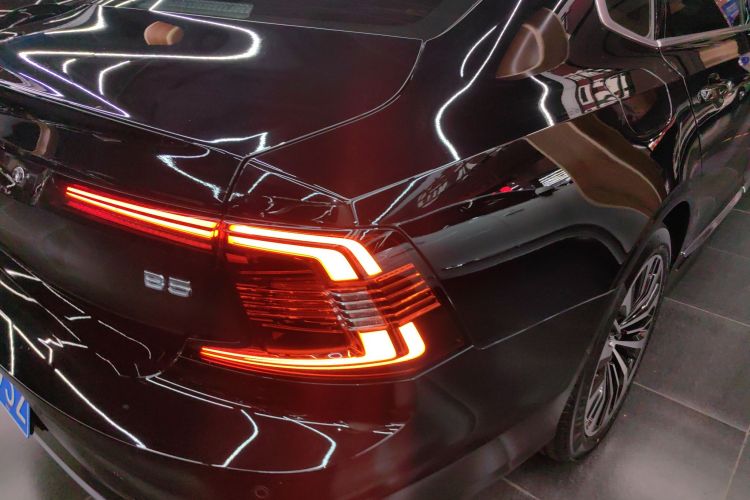 沃尔沃S90 2024款 B5 智逸豪华版车身外观9