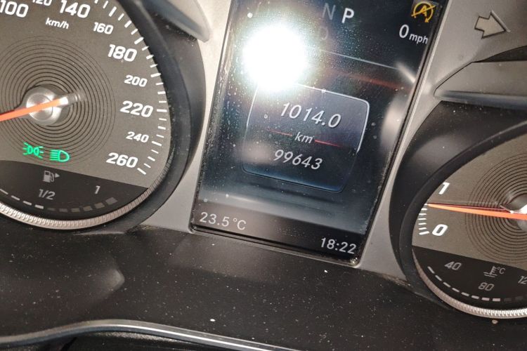 奔驰C级 2018款 C 200 L 运动版中控内饰15