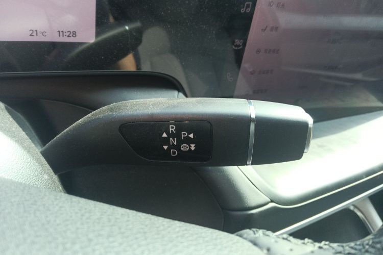 小鹏P7 2024款 P7i 550 Pro中控内饰18