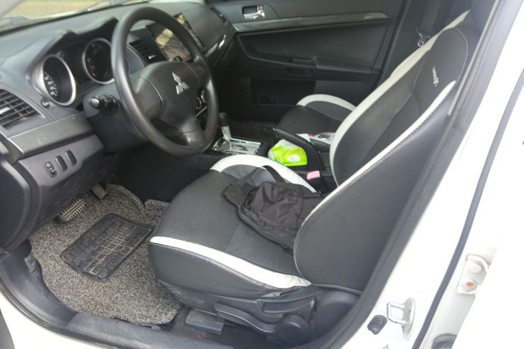 三菱 翼神 2013款 时尚版 1.8L CVT舒适型局部细节19