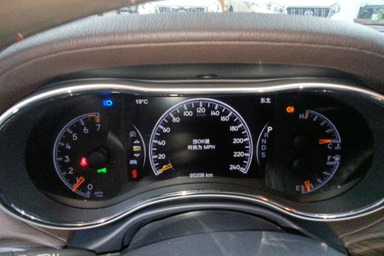 Jeep 大切诺基(进口) 2015款 3.6L 豪华导航版中控内饰14