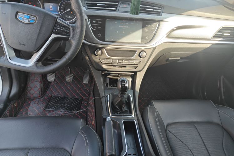 吉利汽车 帝豪 2017款 三厢百万款 1.5L 手动向上版中控内饰18