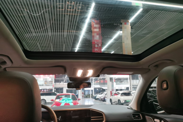 奔驰GLE 2021款 GLE 350 4MATIC 时尚型中控内饰22