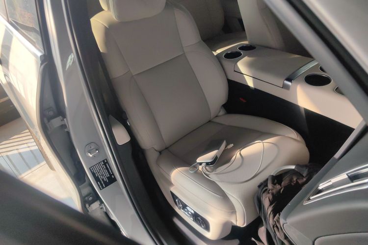 理想汽车 理想L8 2024款 Max局部细节41