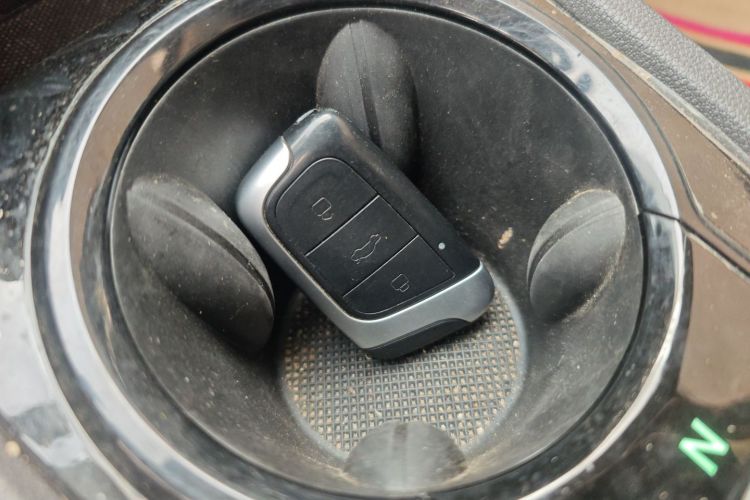 奇瑞 小蚂蚁 2022款 甜粉款 半糖版 磷酸铁锂 29.2kWh 30kW 301km中控内饰11