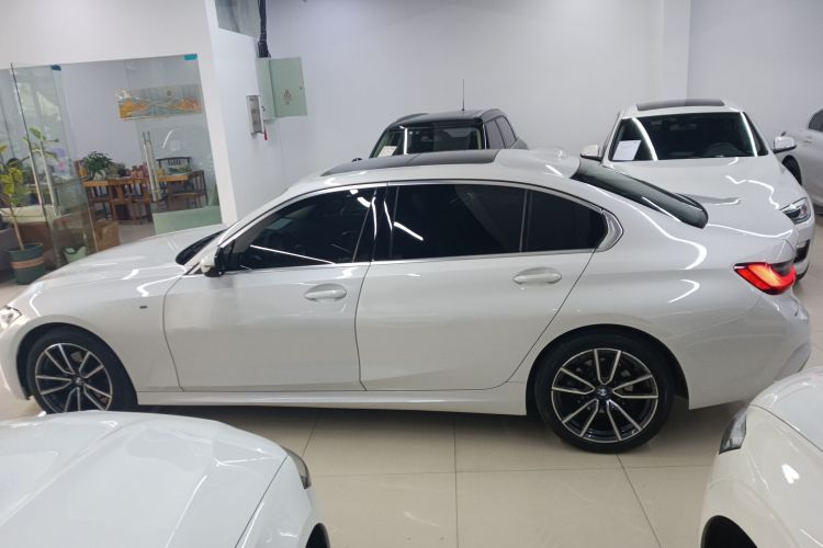 宝马3系 2022款 改款 320Li M运动套装车身外观6003