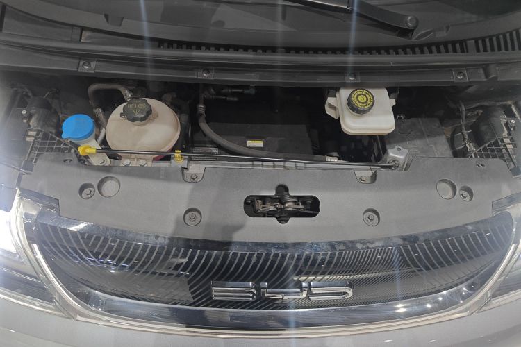 比亚迪 海豚 2023款 420km 时尚版机舱底盘24