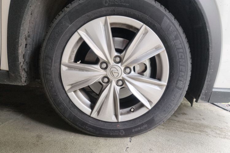 雷克萨斯UX 2020款 260h 探·酷版车身外观10