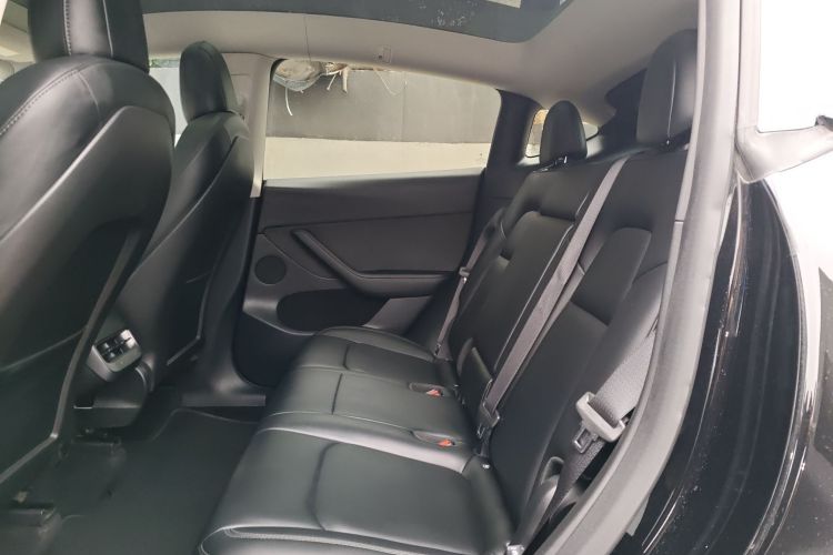 特斯拉 Model Y 2022款 后轮驱动版中控内饰21